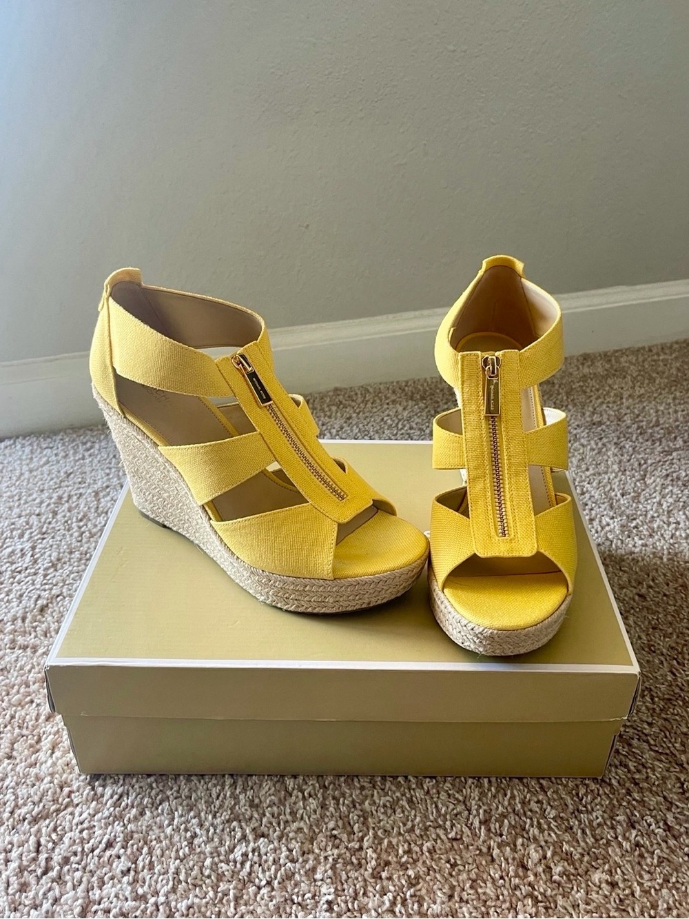 NWT Michael Kors Yellow Damita Wedge Sandals Size 8.5